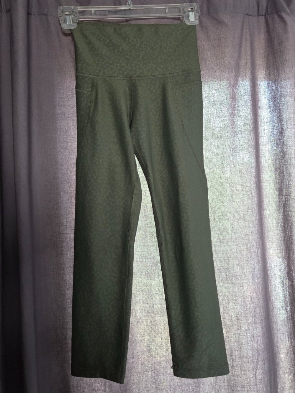 old navy active elevate leggings go dry Green Leopard Print W/pocket Xs